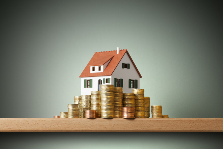 Florida Governor DeSantis proposes abolishing property taxes entirely. Explore the legal implications, revenue challenges